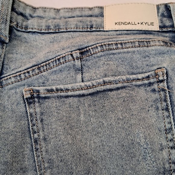 KENDALL & KYLIE Icon NWT High Rise Straight jeans Sz 31 - 32 DISTRESS 2% SPANDEX - Picture 6 of 12
